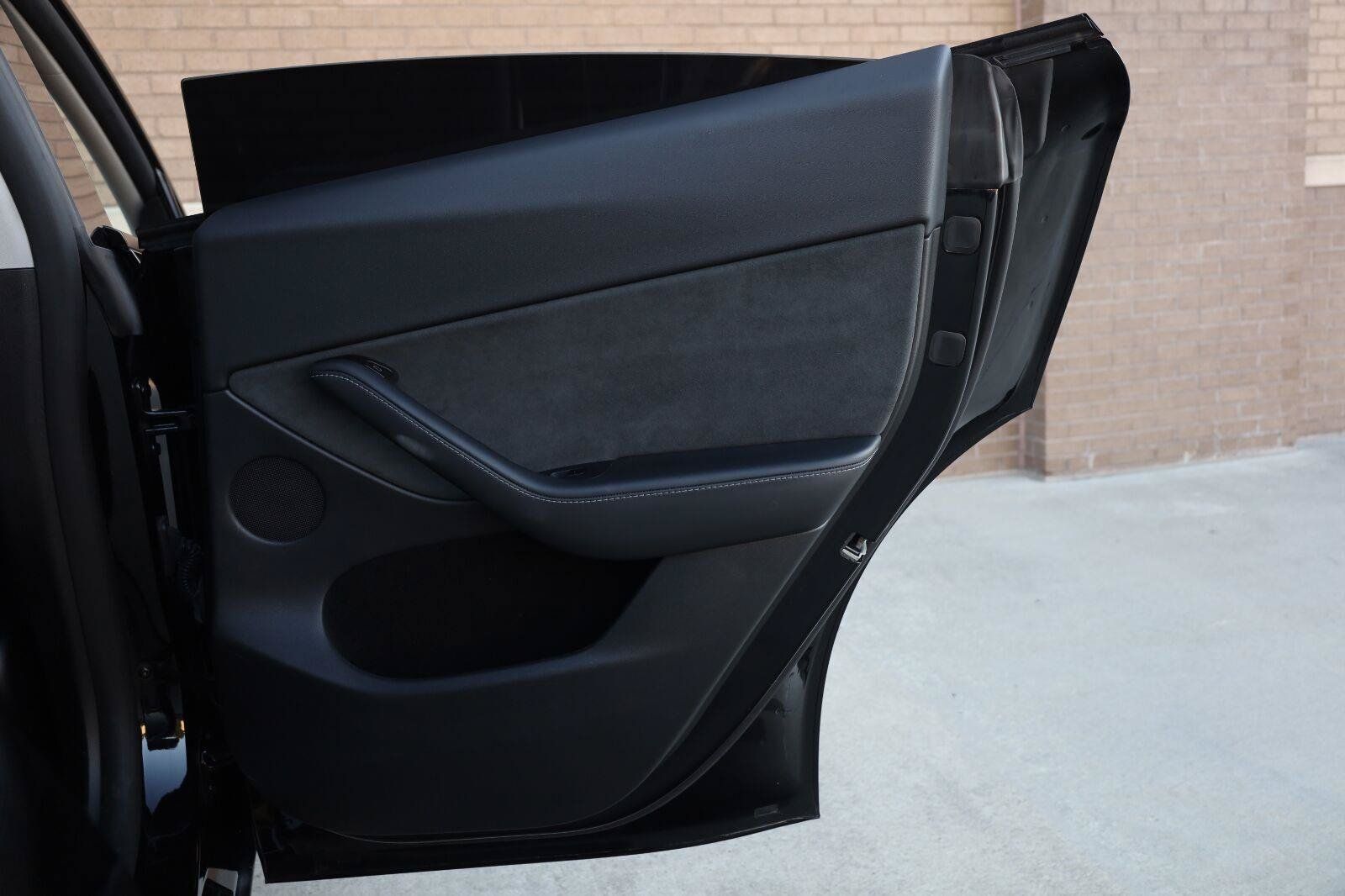 Used 2025 Tesla Model Y Long Range RWD image 23