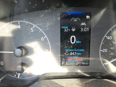 Used 2023 Toyota Corolla Cross LE image 23