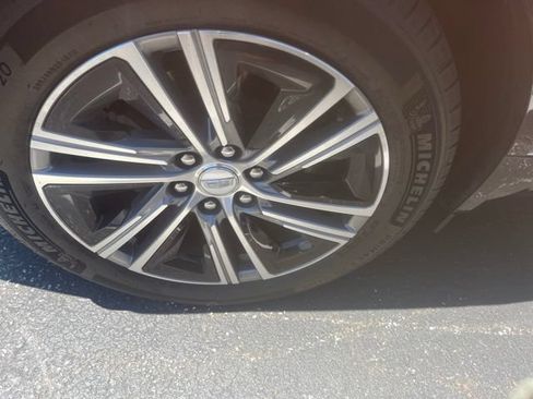 Certified 2024 Cadillac Lyriq Luxury AWD/4WD image 10