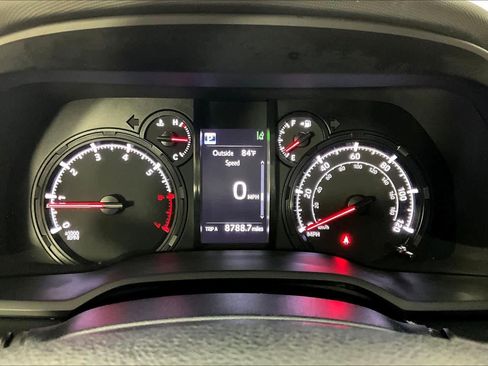 Used 2024 Toyota 4Runner SR5 Premium w/ Moonroof Package image 25