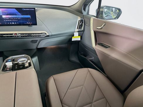 Used 2025 BMW iX xDrive50 image 29