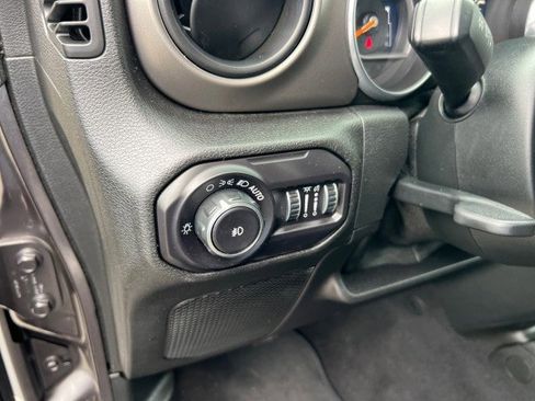 Used 2018 Jeep Wrangler Unlimited Sport S AWD/4WD image 10