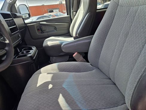 Used 2010 Chevrolet Express 3500 LT w/ LT Preferred Equipment Group RWD image 17