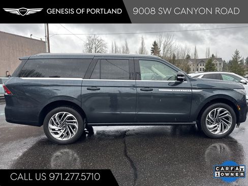 Used 2025 Lincoln Navigator L Reserve image 8