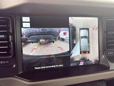 Used 2022 Ford Bronco Wildtrak image 19