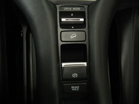 Used 2023 Honda HR-V EX-L image 18