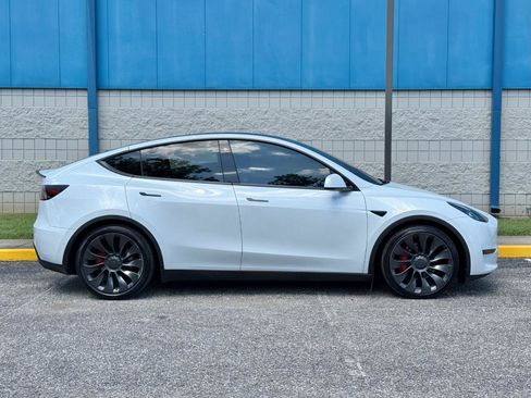 Used 2022 Tesla Model Y Performance AWD/4WD image 4