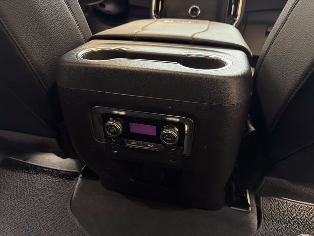 Used 2025 GMC Yukon Denali w/ Sun & Power Step Package AWD/4WD image 46
