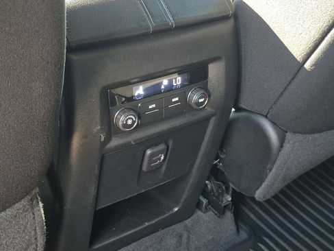 Used 2023 Chevrolet Traverse LT AWD/4WD image 22