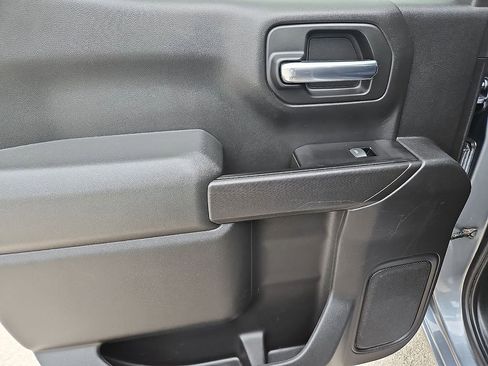 Used 2019 Chevrolet Silverado 1500 LT w/ Texas Edition image 17