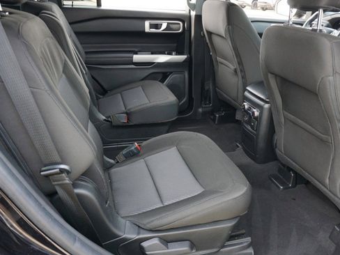 Used 2022 Ford Explorer XLT image 27