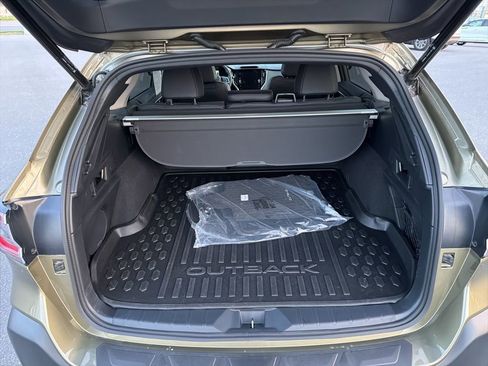 Used 2025 Subaru Outback Limited AWD/4WD image 17