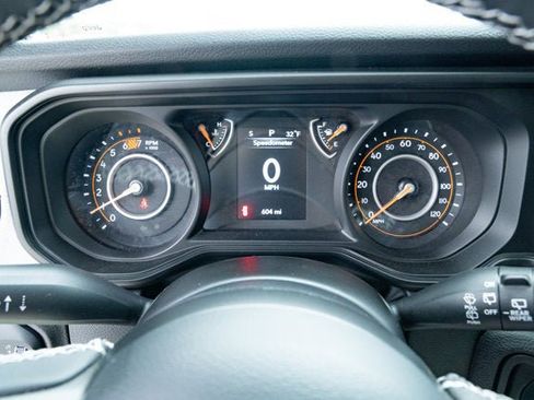 Used 2025 Jeep Wrangler Unlimited Sport image 17