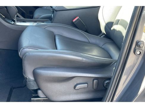 Certified 2023 Subaru Ascent Limited w/ Technology Package image 13