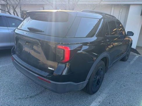 Used 2020 Ford Explorer XLT w/ Comfort Package image 16