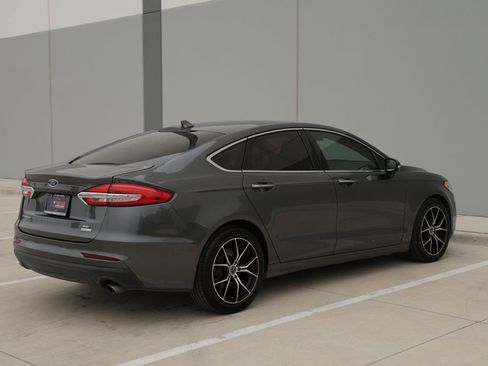 Used 2019 Ford Fusion SEL FWD image 6