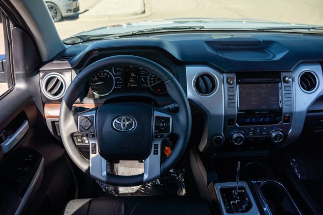 Used 2018 Toyota Tundra Limited w/ Limited Premium Package AWD/4WD image 14