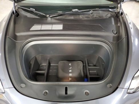 Used 2020 Tesla Model Y Long Range image 28