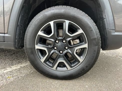 Used 2019 Jeep Compass Trailhawk AWD/4WD image 13