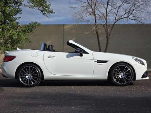 Used 2017 Mercedes-Benz SLC 43 AMG image 14