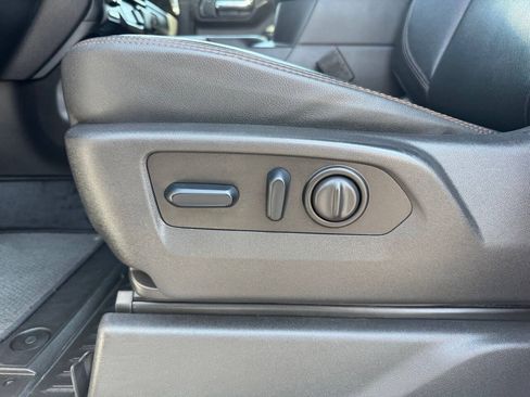 Used 2023 GMC Sierra 3500 AT4 w/ AT4 Premium Plus Package AWD/4WD image 14