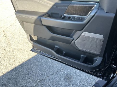 New 2026 Ford F350 Lariat w/ Black Appearance Package image 21