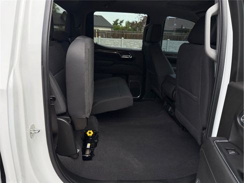 Used 2023 Chevrolet Silverado 1500 LT AWD/4WD image 34