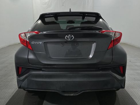 Used 2018 Toyota C-HR XLE image 4