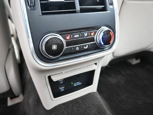 Used 2017 Lincoln Continental Reserve w/ Technology Package image 27