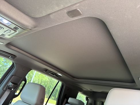 Used 2024 Chevrolet Tahoe LT w/ LT Signature Package RWD image 15