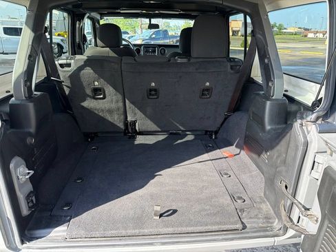 Used 2022 Jeep Wrangler Unlimited Sport AWD/4WD image 16