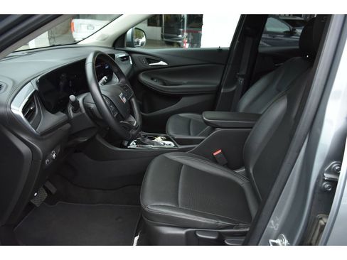 Used 2024 Buick Encore GX Sport Touring image 10