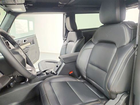 New 2025 Ford Bronco Badlands image 19