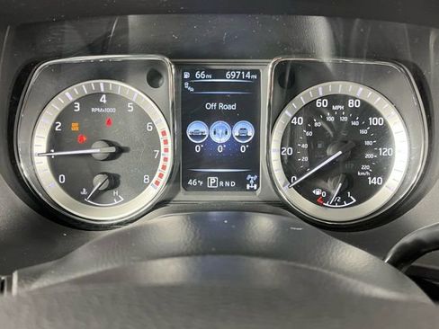 Used 2017 Nissan Titan PRO-4X image 16