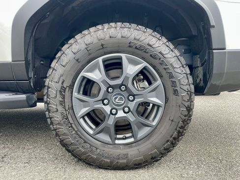 Used 2024 Lexus GX 550 image 10