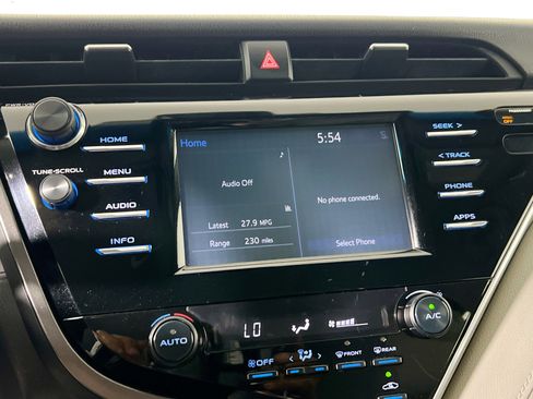 Used 2018 Toyota Camry SE FWD image 27