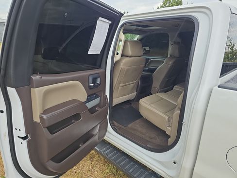 Used 2018 Chevrolet Silverado 1500 LTZ Z71 AWD/4WD image 10