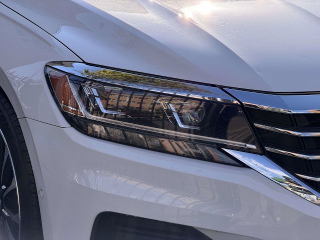Certified 2022 Volkswagen Passat 2.0T FWD image 9