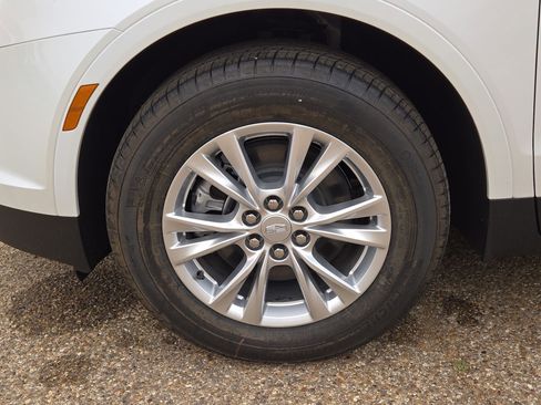 New 2025 Cadillac XT5 Luxury w/ LPO, Floor Liner Package image 11