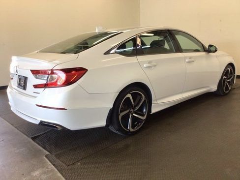 Used 2019 Honda Accord Sport image 3