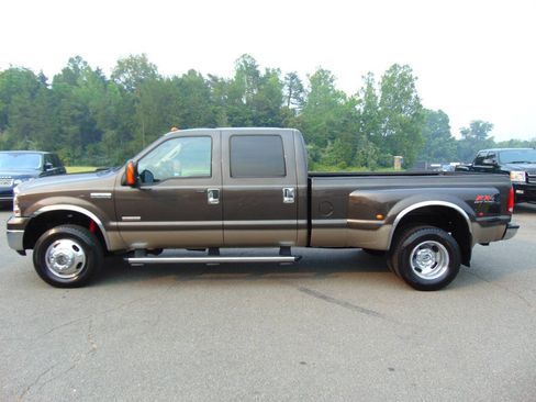 Used 2005 Ford F350 Lariat AWD/4WD image 1