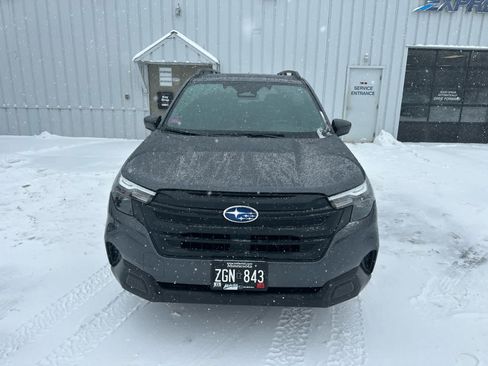 Used 2025 Subaru Forester image 3