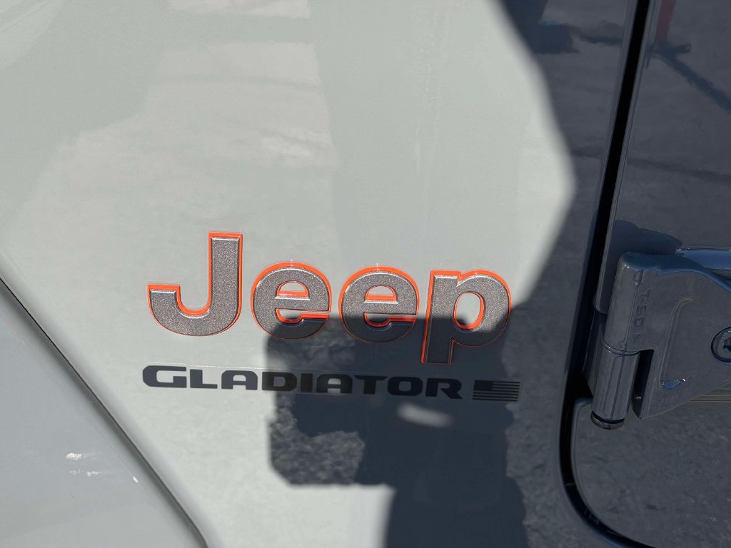 Used 2023 Jeep Gladiator Mojave w/ LED Lighting Group AWD/4WD image 12