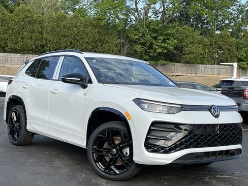 New 2026 Volkswagen Tiguan SE R-Line AWD/4WD image 2