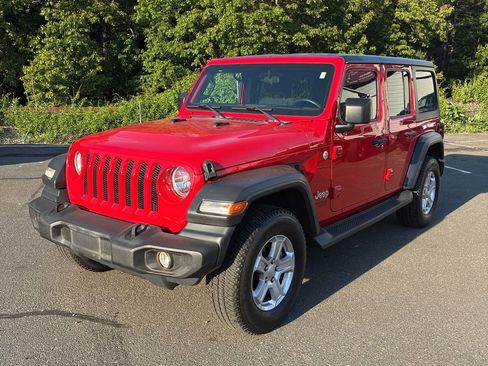 Used 2018 Jeep Wrangler Unlimited Sport S AWD/4WD image 3