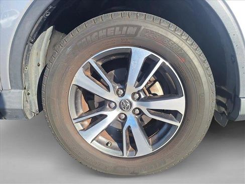 Used 2016 Toyota RAV4 XLE image 17