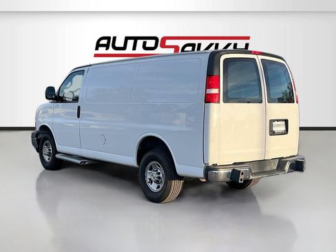 Used 2023 Chevrolet Express 2500 w/ Driver Convenience Package RWD image 5