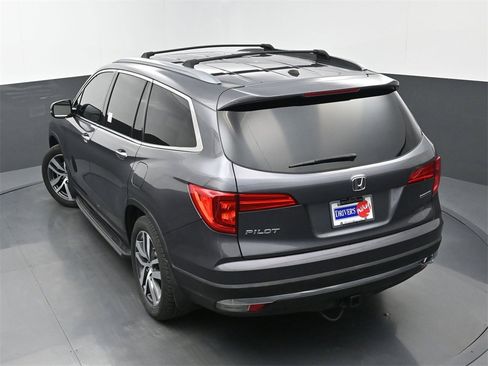 Used 2018 Honda Pilot Touring image 37