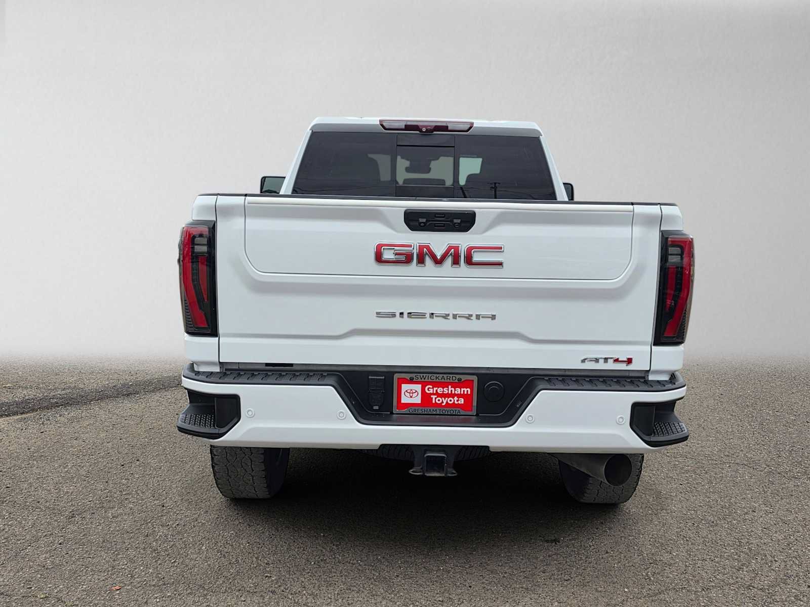 Used 2024 GMC Sierra 2500 AT4 w/ AT4 Premium Plus Package AWD/4WD image 4