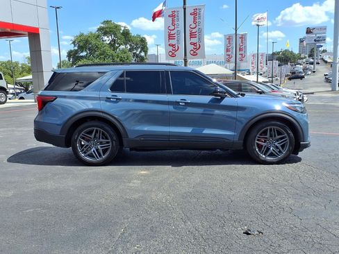Certified 2025 Ford Explorer ST AWD/4WD image 5